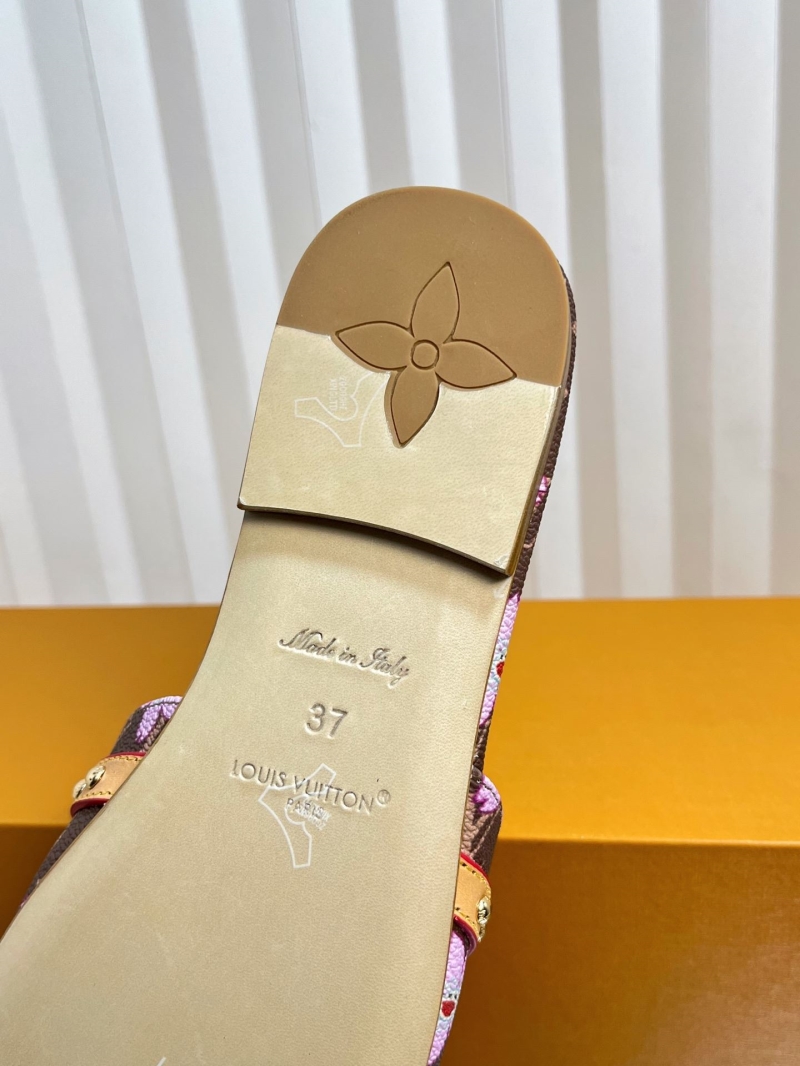 l0vis Vvtt0n slippers